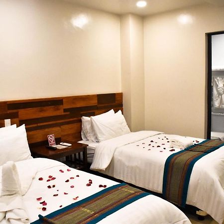 Hotel Lourdes Laoag Exterior foto