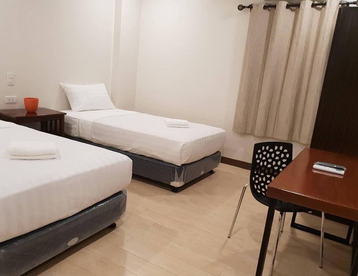 Hotel Lourdes Laoag Exterior foto