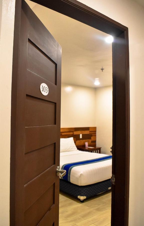 Hotel Lourdes Laoag Exterior foto